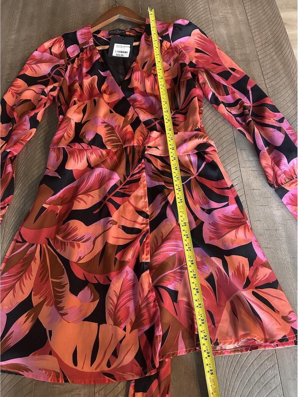 NWT Dress Forum Floral Wrap Mini Dress Pink Long Sleeve Women’s Medium - Picture 12 of 12